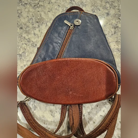 Ladies Small Vera Pelle Navy Blue Leather Backpack Shoulder Bag - Picture 3 of 13